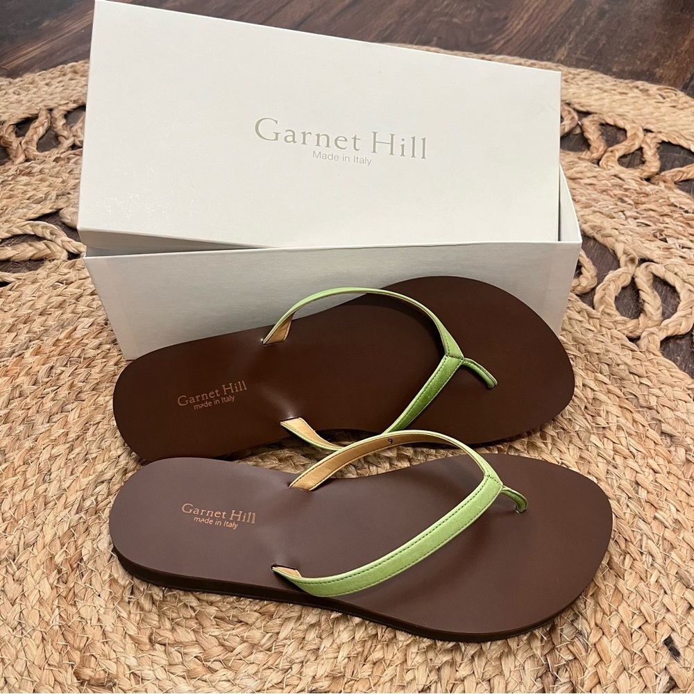Garnet Hill Size 9 M Women Sandal Flip Flop Green Leather NIB